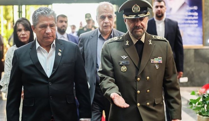 إيران مستعدة لتلبية احتياجات بوليفيا الدفاعية