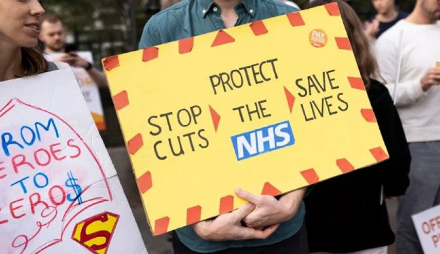 پزشکان انگلیسی اعتصاب می‌کنند