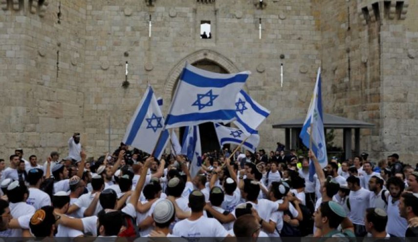 مسيرة استفزازية للأعلام الصهيونية في القدس المحتلة