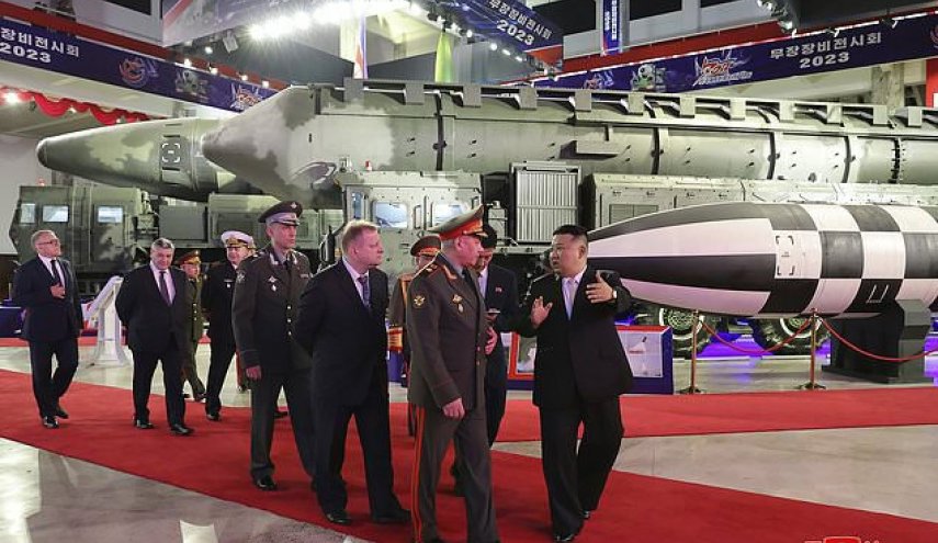 دیدار رهبر کره شمالی با وزیر دفاع روسیه