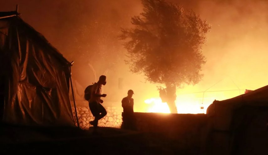 اندلاع حريق في مستودع ذخيرة وسط اليونان وسماع دوي انفجارات