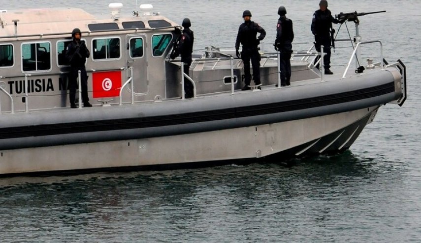 البحرية التونسية تنتشل حطام مروحية عسكرية
