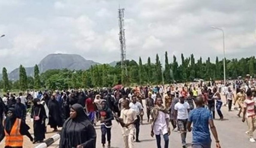 بعد تهديدات ترامب... ما هي الطبيعة الديمغرافية والدينية لنيجيريا وما واقع المسيحيين فيها؟