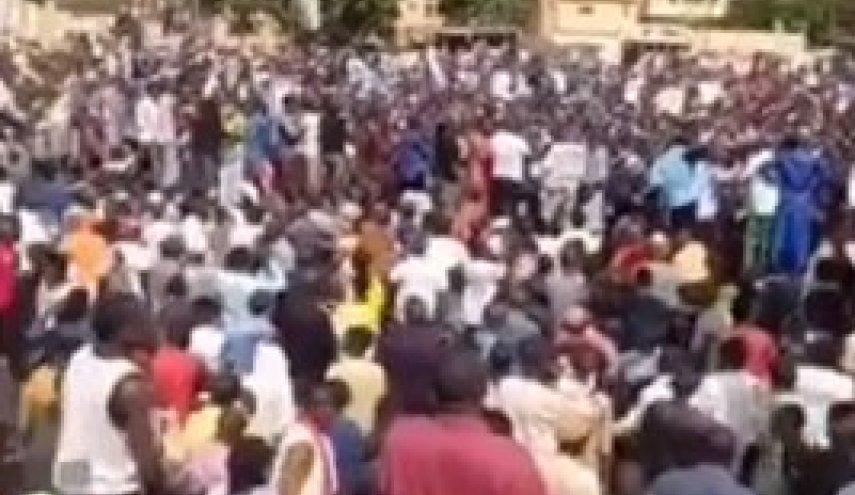  حمله تظاهرکنندگان به سفارت فرانسه در پایتخت نیجر