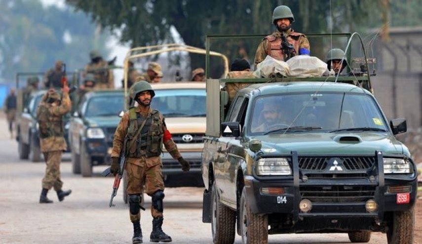 مقتل شرطيين اثنين بإطلاق نار استهدف فريق عمال طبيا في باكستان
