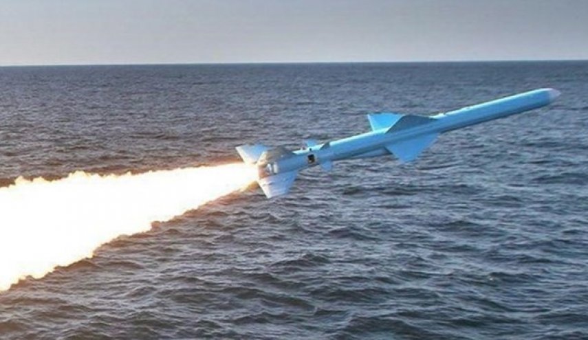 إنضمام صاروخين جديدين مجهزين بالذكاء الاصطناعي لبحرية الحرس الثورة الاسلامية