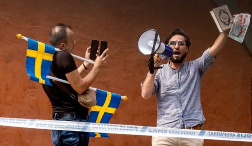 درخواست اخراج سفیر سوئد از مصر