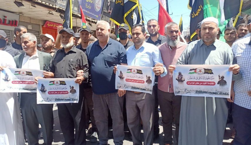 راهپمایی گسترده در غزه برای محکومیت بازداشت ها توسط تشکیلات خودگردان / البطش: از ابومازن میخواهیم سیاست بازداشت مبارزان را متوقف کند
