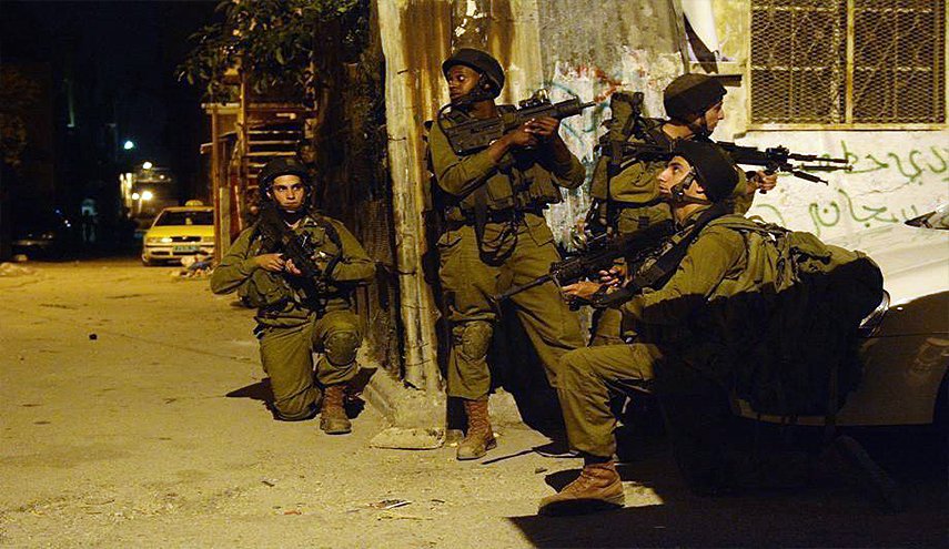 إصابة عشرات الفلسطينيين اثر اقتحام قوات الاحتلال مخيم عسكر شرق نابلس