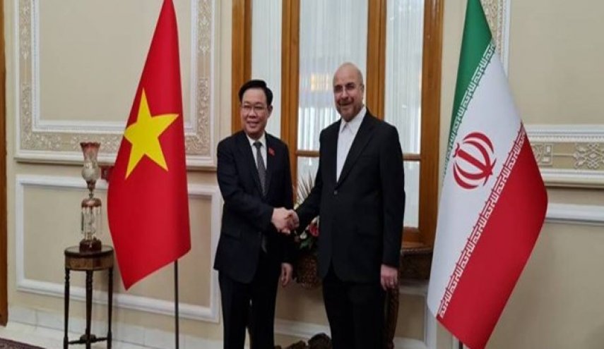 رئيس مجلس الشورى الاسلامي يستقبل رئيس البرلمان الفيتنامي
