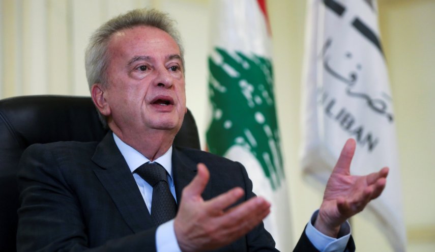 لبنان يجمد الحسابات المصرفية لحاكم البنك المركزي السابق رياض سلامة