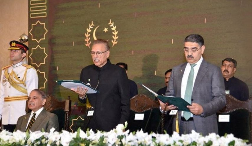 حكومة تصريف الأعمال في باكستان تؤدي اليمين الدستورية