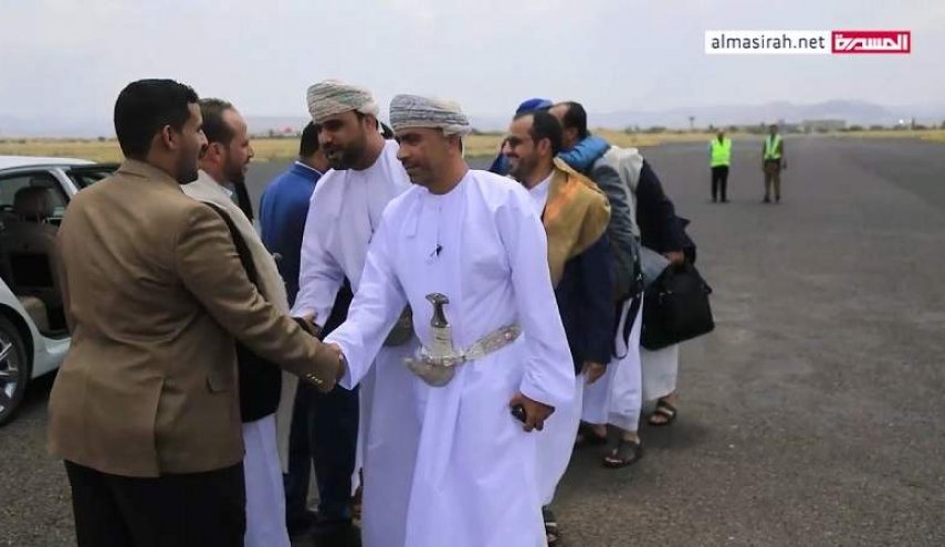 وصلنا صنعاء برفقة الوفد العماني للتشاور مع القيادة واستئناف العملية التفاوضية