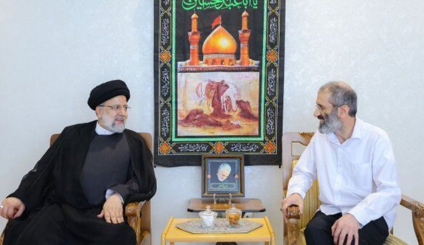 رئيس الجمهورية يستقبل الدبلوماسي الإيراني المفرج عنه حديثا