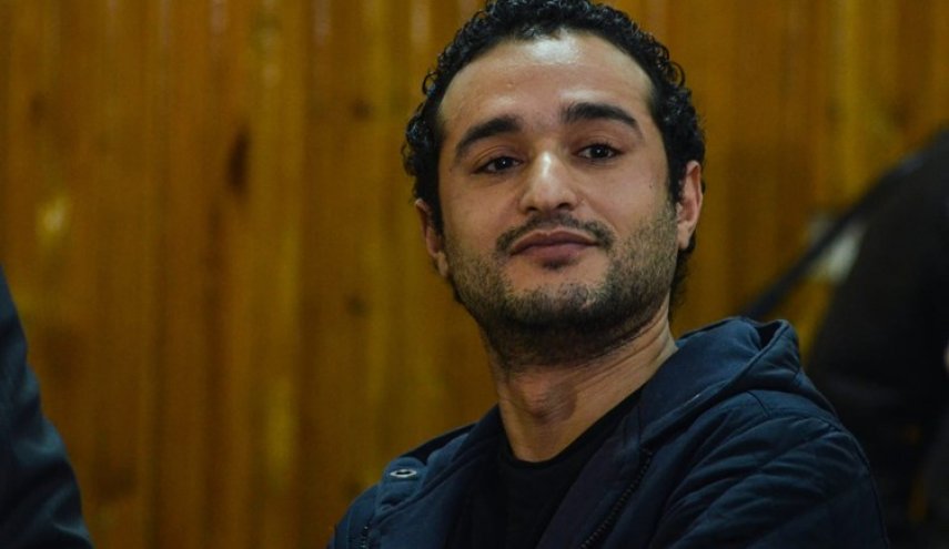 الرئيس المصري يصدر قراراً بالعفو عن الناشط أحمد دومة
