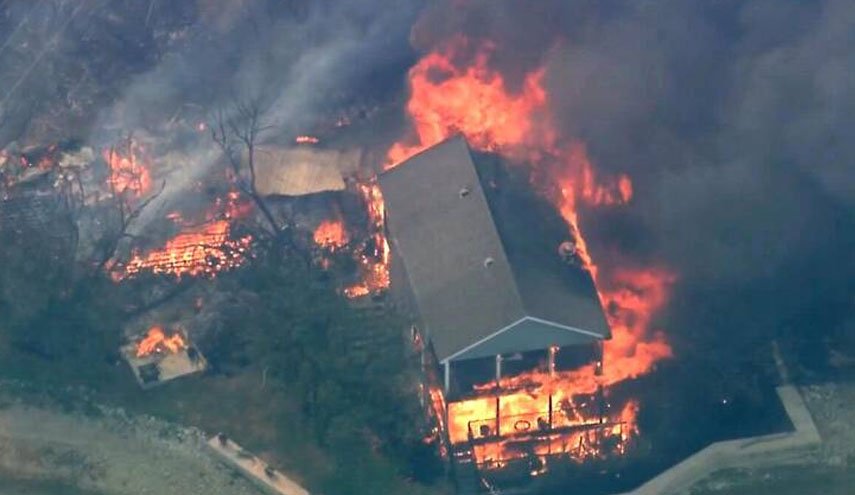 شهر «هانتسویل» آمریکا در پی آتش‌سوزی‌ جنگلی تخلیه شد