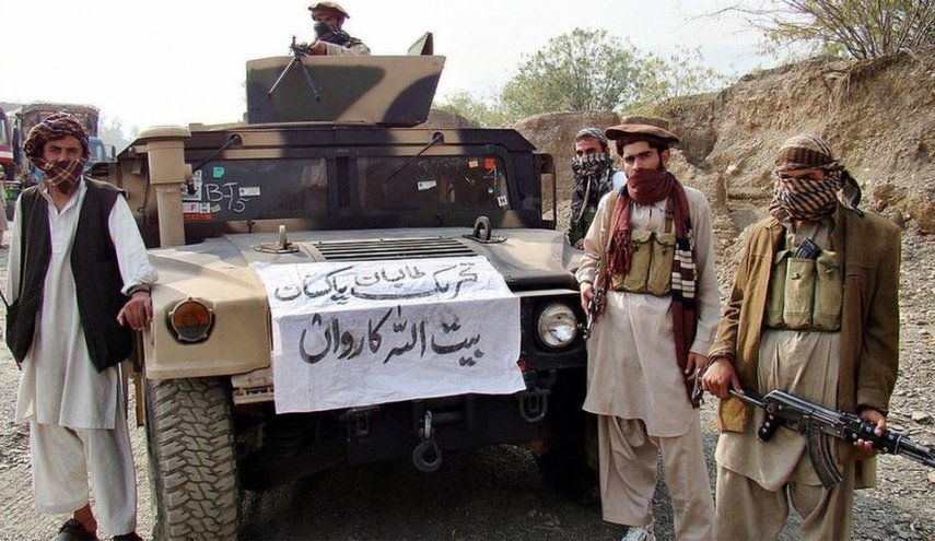 'طالبان باكستان' تستولي على معدات عسكرية خلفتها أمريكا في أفغانستان