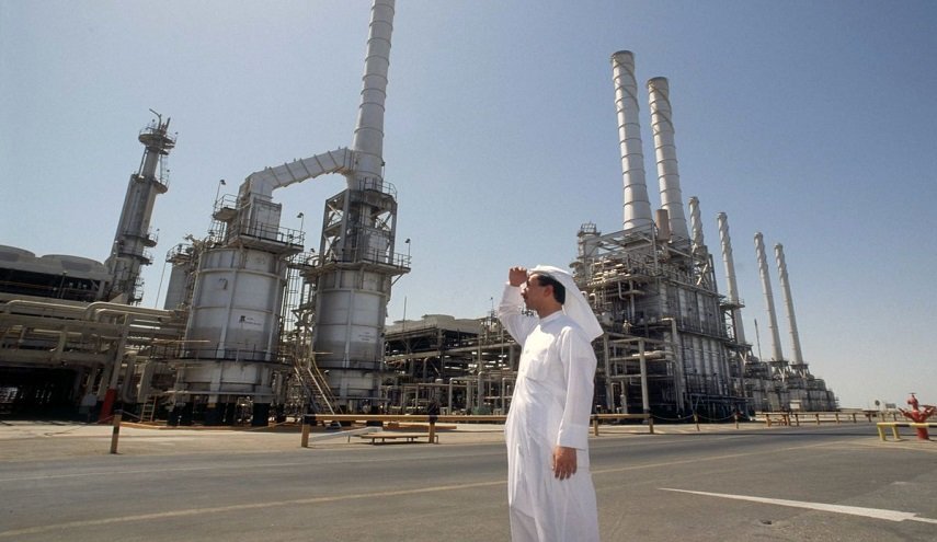 السعودية تمدد خفض إنتاج النفط الطوعي لمدة 3 أشهر إضافية