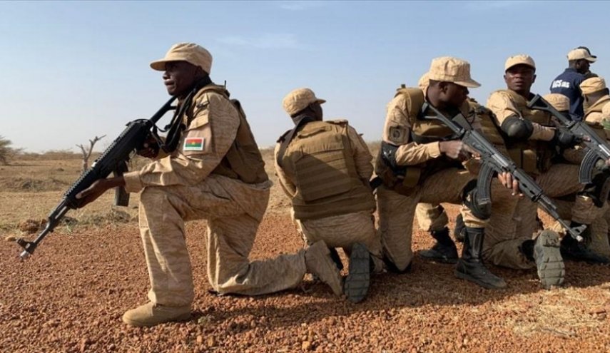  مقتل العشرات من جنود وعناصر داعمة للجيش في بوركينا فاسو 
