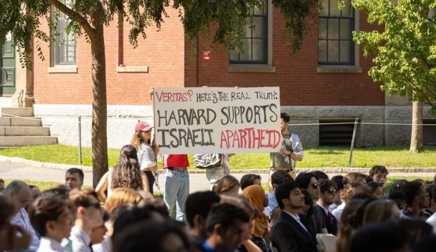 تظاهرة في جامعة هارفارد الأميركية تضامنا مع فلسطين