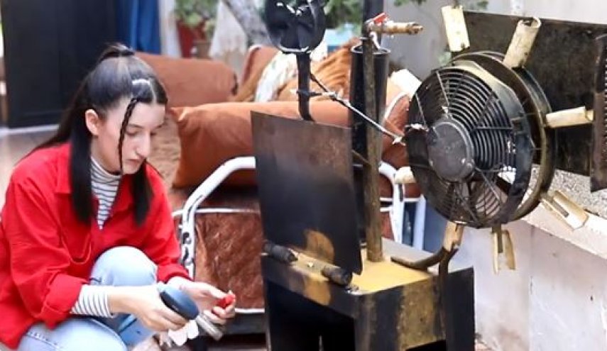 طالبة فلسطينية تبتكر 'مدخنة ذكية' تحول العوادم لطاقة كهربائية 
