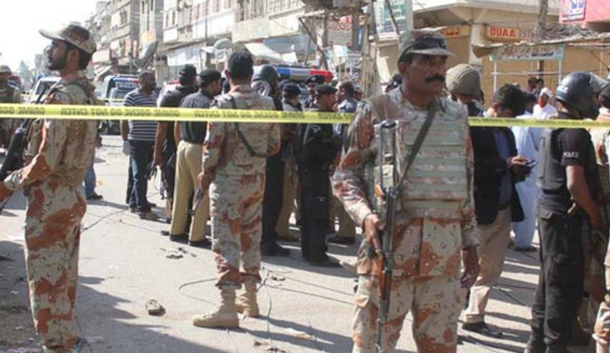 عشرات الشهداء والجرحى بتفجيرين استهدفا مسجدين في باكستان