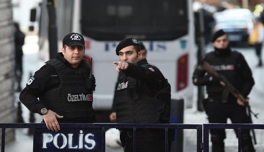 تركيا تعتقل عشرات المشتبه فيهم بعد هجوم أنقرة