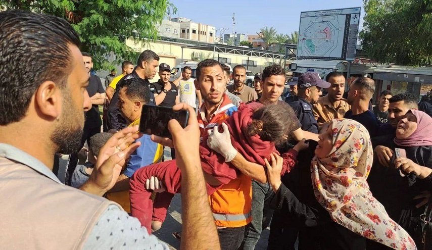 وصول إصابات إلى مستشفى الأندونيسي إثر قصف الاحتلال شمال غزة