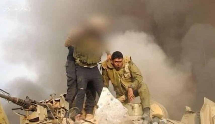 شاهد: صورة وبيانات لجندي اسرائيلي أسير قتل بقصف الاحتلال على غزة 