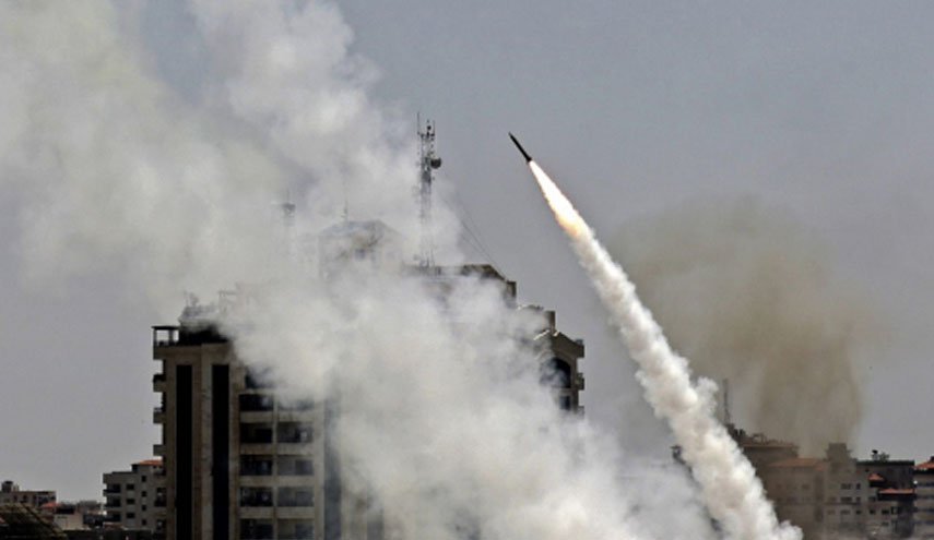 گردان های قسام در پاسخ به بمباران غیرنظامیان غزه، تل آویو را هدف قرار داد