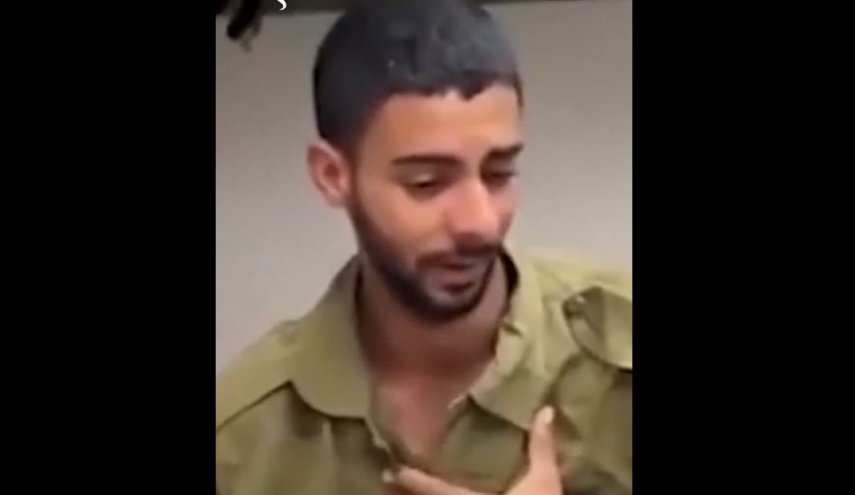 شاهد كيف يستجدي جندي اسرائیلی أسير لرجال المقاومة وهذا ما وعدهم به!     