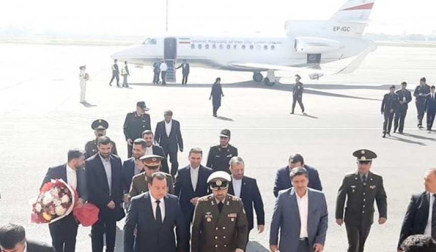 وزير الدفاع الايراني يصل الى طاجيكستان 