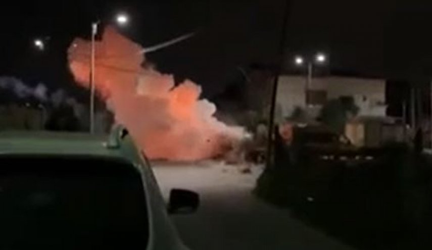 اصابت نارنجک به خودروی نظامی رژیم اشغالگر در کرانه باختری فلسطین+ ویدیو
