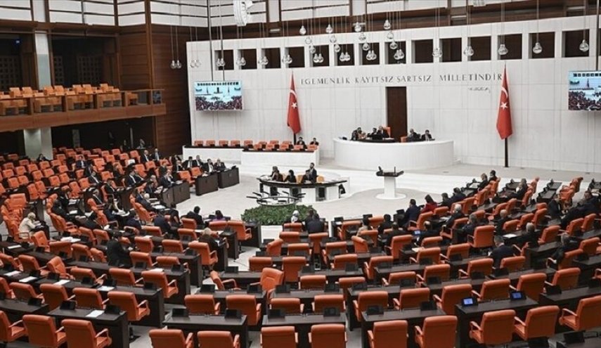 البرلمان التركي يصادق على مذكرة تمديد مهام قوات بلاده في ليبيا