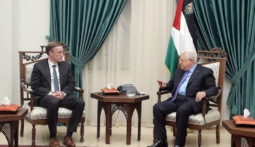 عباس يطالب واشنطن التدخل الفوري لوقف العدوان على غزة

