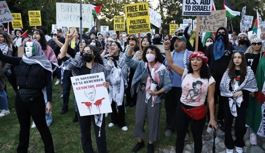«جوی نسل کُش»؛ شعار حامیان فلسطین در تجمع انتخاباتی بایدن در کالیفرنیا
