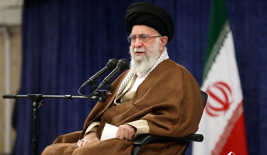 رهبر معظم انقلاب: شهدا هویت ملت ایران هستند و این هویت ملی نباید فراموش شود