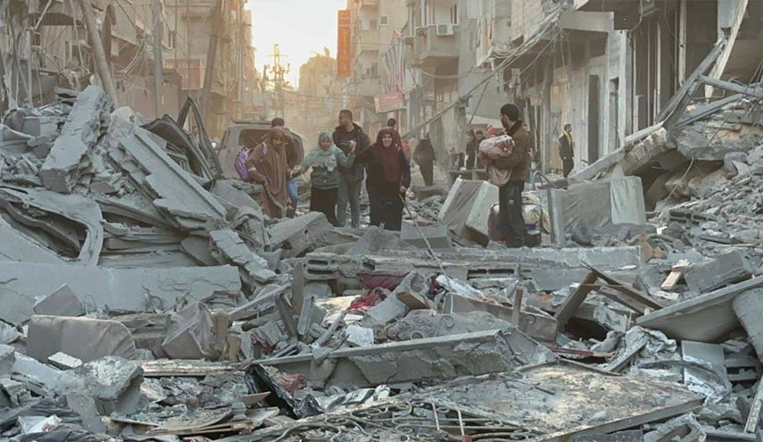 انتشال عشرات الشهداء من تحت أنقاض منزل بغزة