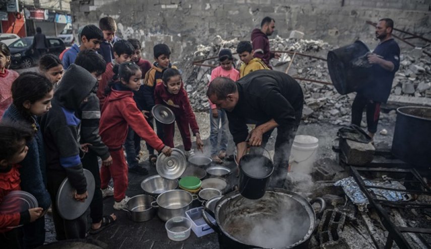 هشدار سازمان بهداشت جهانی در باره موج گرسنگی و قحطی در غزه/ پدران و مادران غزه گرسنگی می کشند تا شاید فرزندانشان بتوانند چیزی بخورند