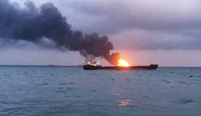 گزارش‌ها از انفجار نزدیک یک کشتی در تنگه «باب‌المندب»

