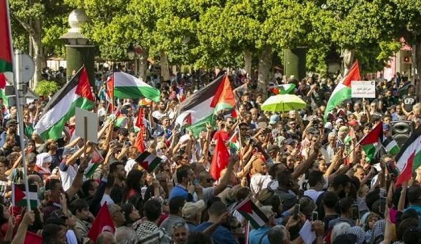 تظاهرات گسترده مقابل سفارت آمریکا در تونس در حمایت از غزه
