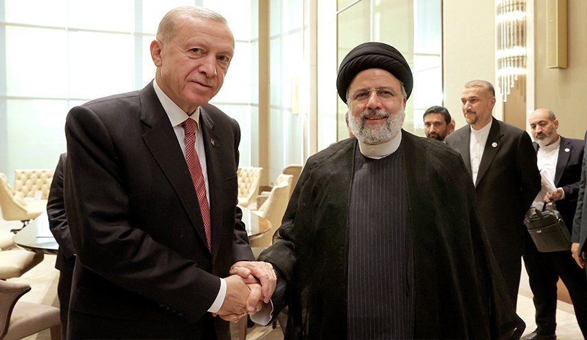 الرئيس الإيراني إبراهيم رئيسي يزور تركيا في يناير