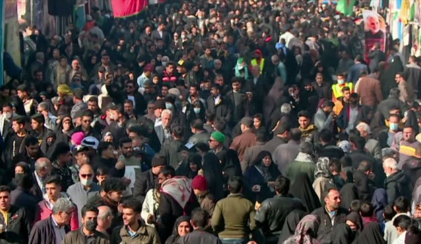 حشود غفيرة تحيي ذكرى استشهاد قادة النصر في مدينة كرمان