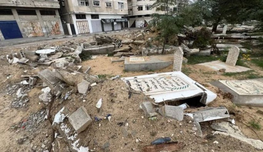 حماس تصدر بيانا هاما بشأن قيام الاحتلال بنبش وتدمير 1100 قبر في غزة