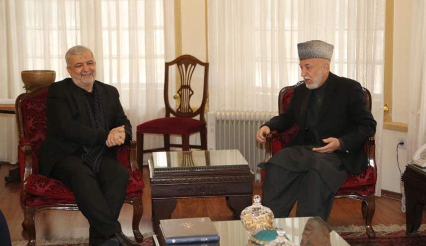 حامد كرزي يدعو إلى توسيع وتعزيز العلاقات بين كابول وطهران