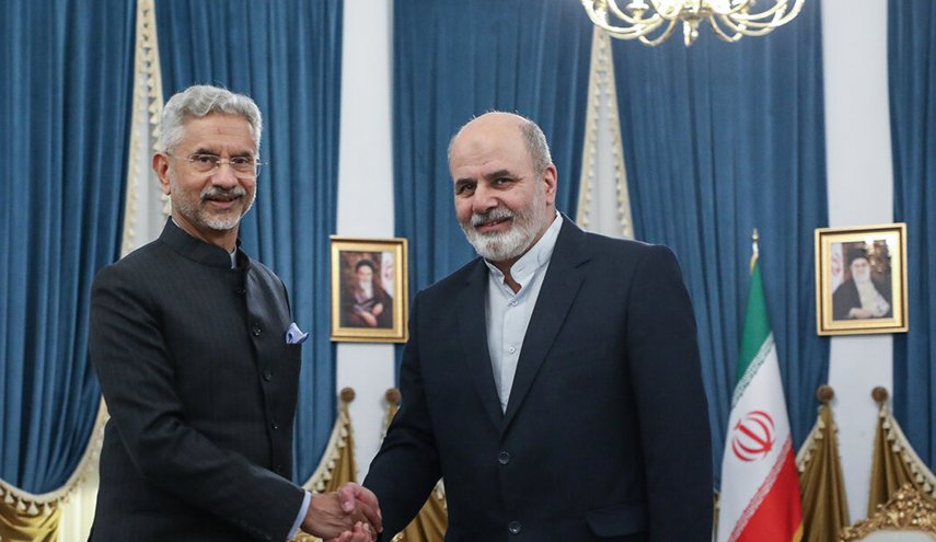 أمين مجلس ايران القومي الأعلى يتباحث مع وزير خارجية الهند
