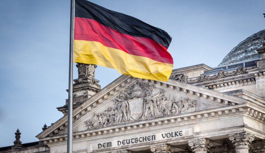 مخالفت پارلمان آلمان با ارسال موشک‌های دوربرد به اوکراین

