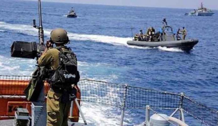 إبتلعوا الوقود!.. إصابة 7 جنود إسرائيليين في انقلاب سفينة حربية

