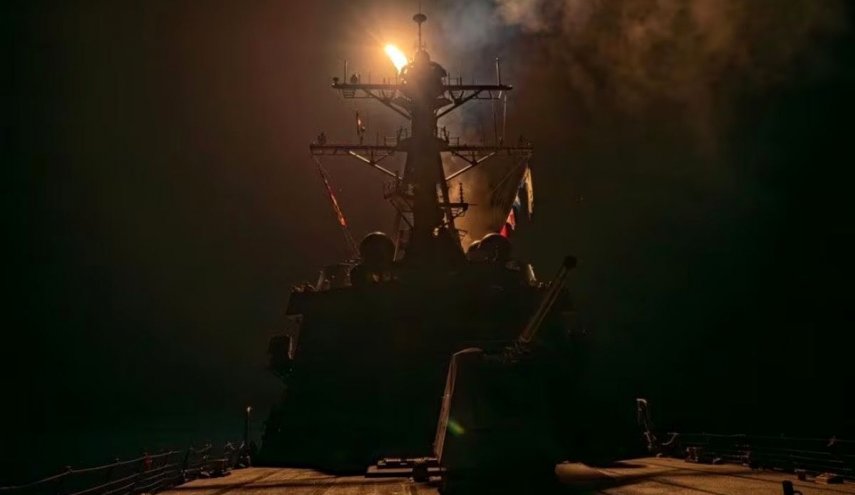 القوات المسلحة اليمنية تستهدف سفينة أمريكية في خليج عدن
