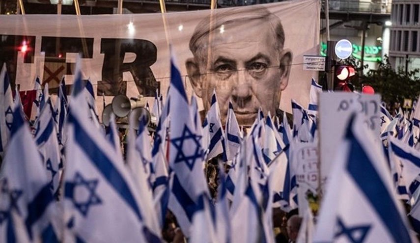 تظاهرات هزاران نفر علیه نتانیاهو در سرزمین های اشغالی + عکس